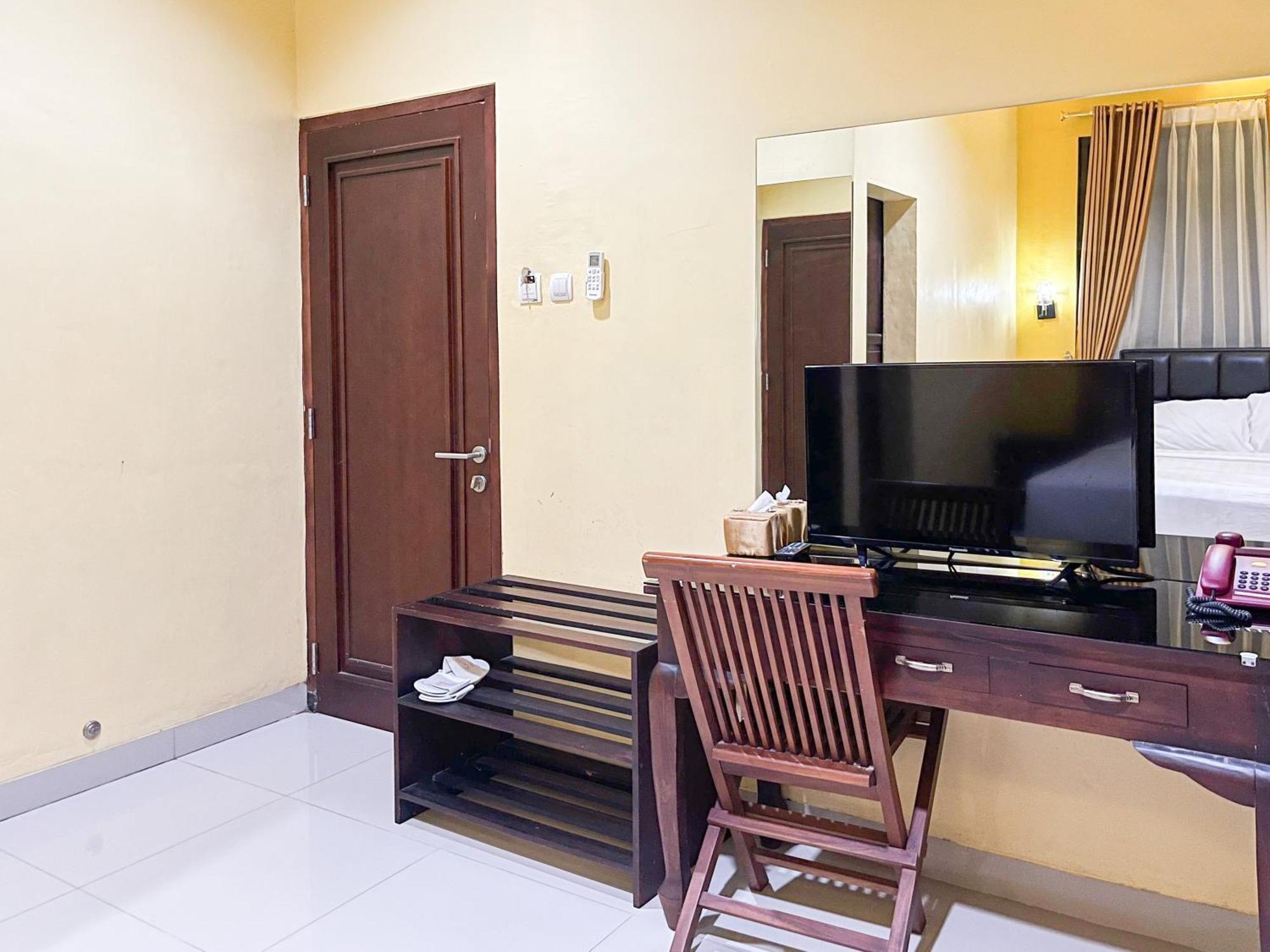 Kartika Hotel Syariah Pacitan Mitra Reddoorz Luaran gambar